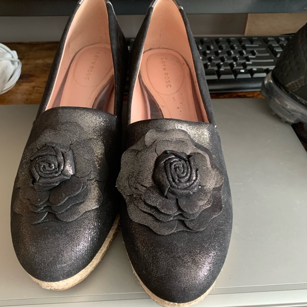 Black wedge heels  Taryn Rose 8.5